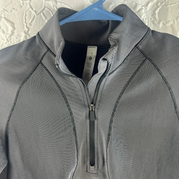 Lululemon Two-Tone Ribbed Running half Zip - Picture 4 of 8